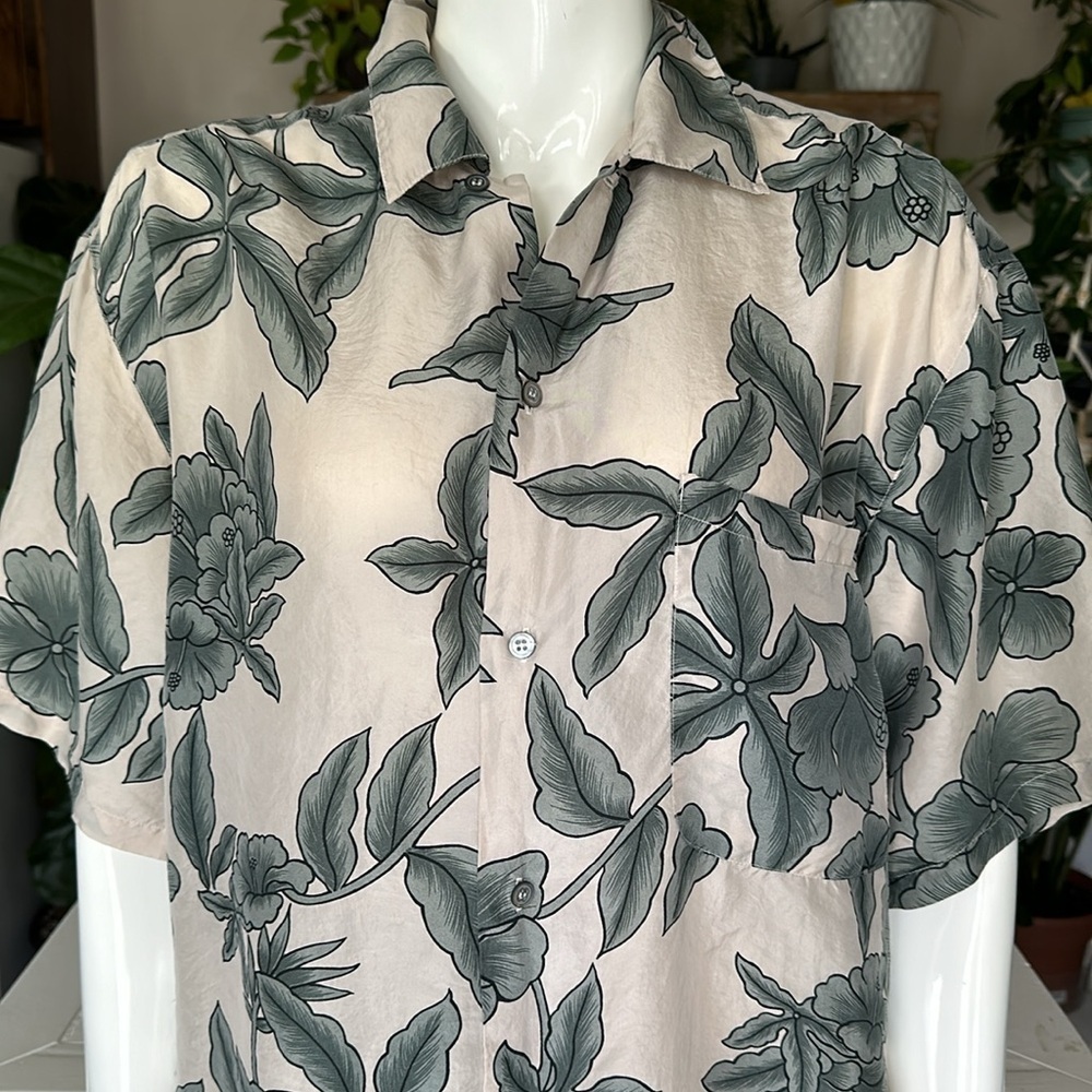 Vintage 100% men’s silk, print green&tan short sleeve button down tropical - Picture 3 of 8